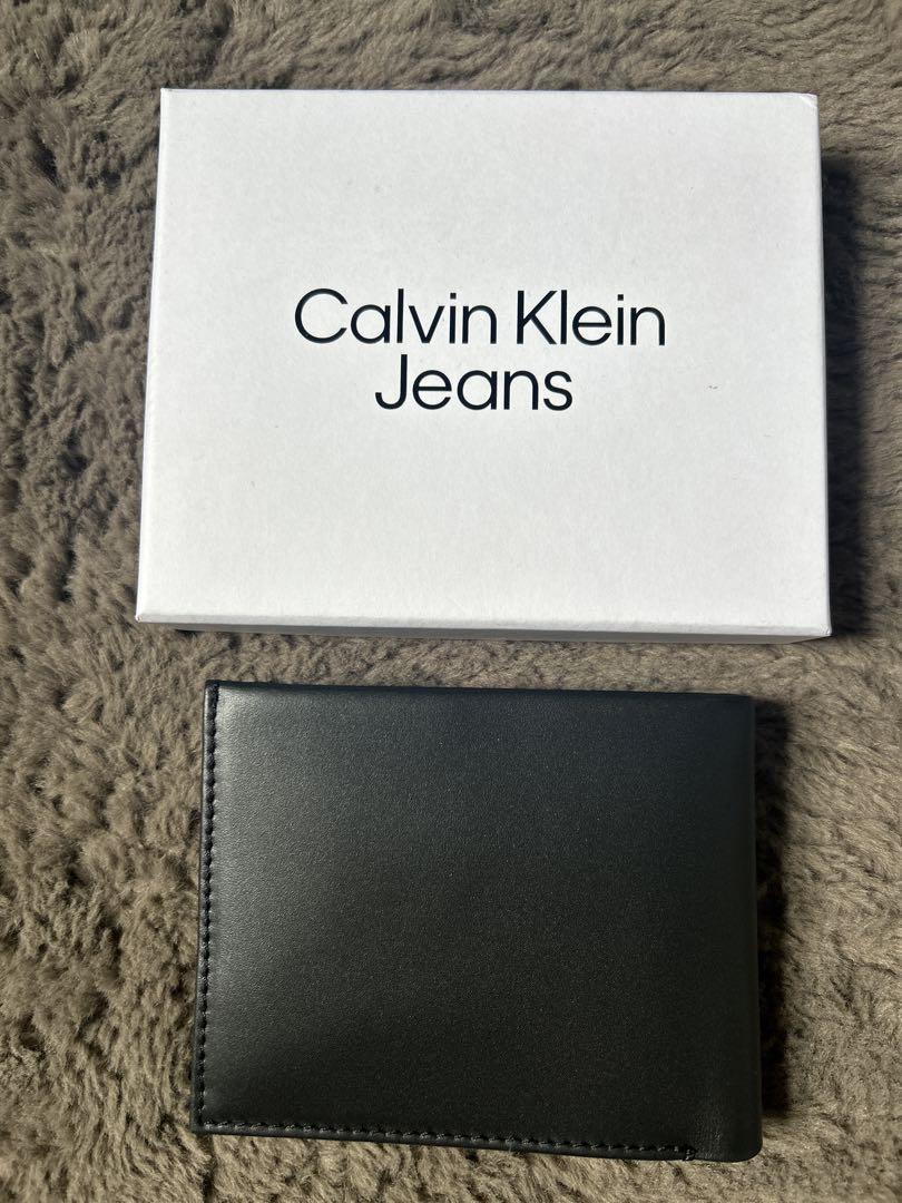 【レーガン】Calvin Klein Jeans 二つ折り財布