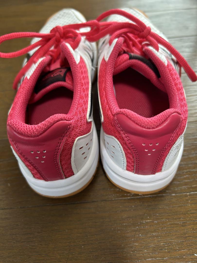 ASICS バレーボールシューズ ホワイト/ピンク 膝当て付き - メルカリ