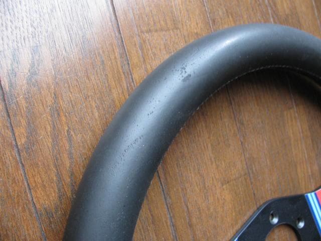 MOMOステアリング「キャバリーノ 360ｍｍ」マルティニ　レーシングバージョン