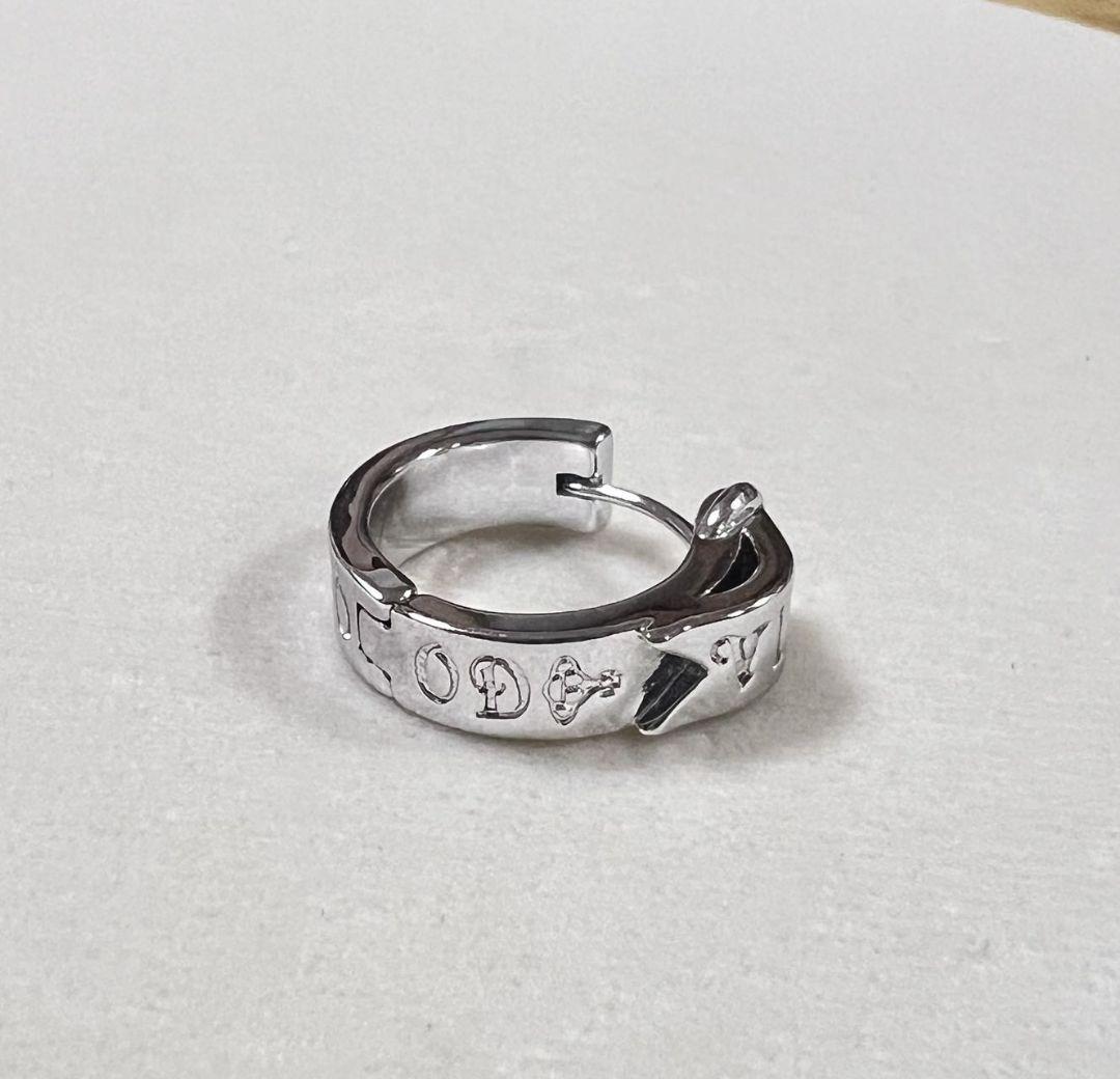 Vivienne Westwood BOBBYフープ ピアスシルバー