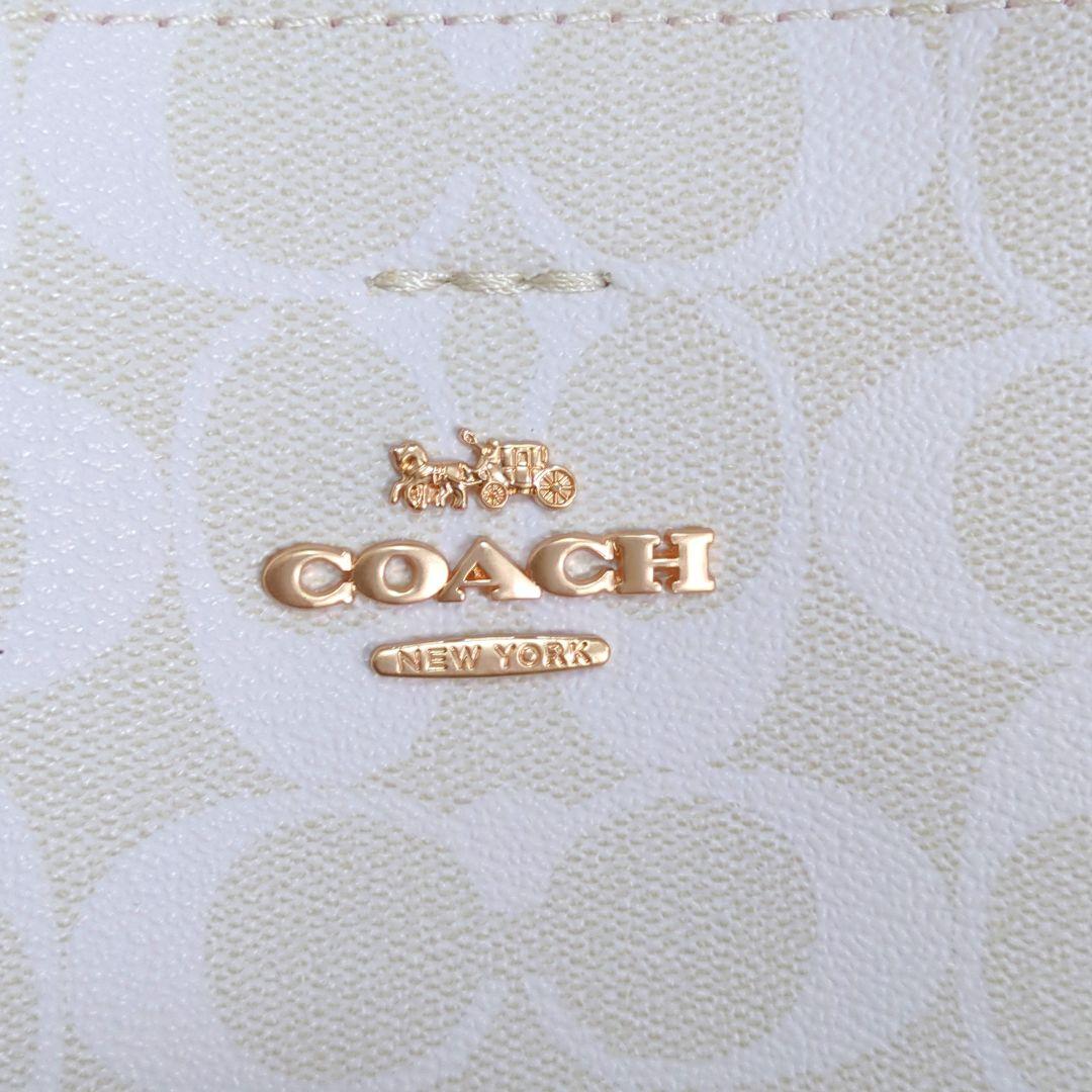 コーチ COACH