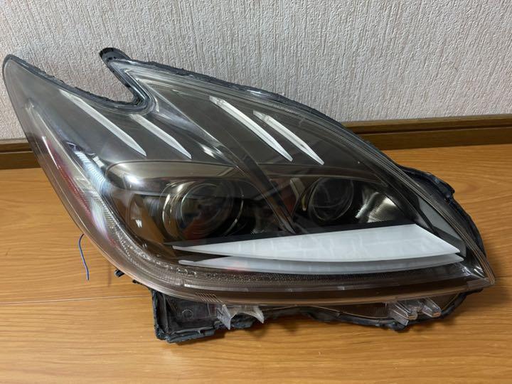 などが▩ 30プリウス 2つ 5dUGJ-m15813032036 ヘッドライト はなどある