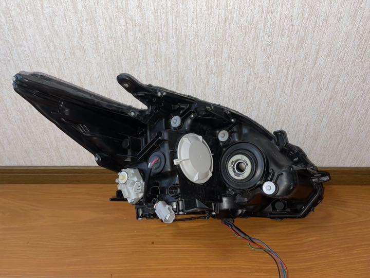 などが▩ 30プリウス 2つ 5dUGJ-m15813032036 ヘッドライト はなどある