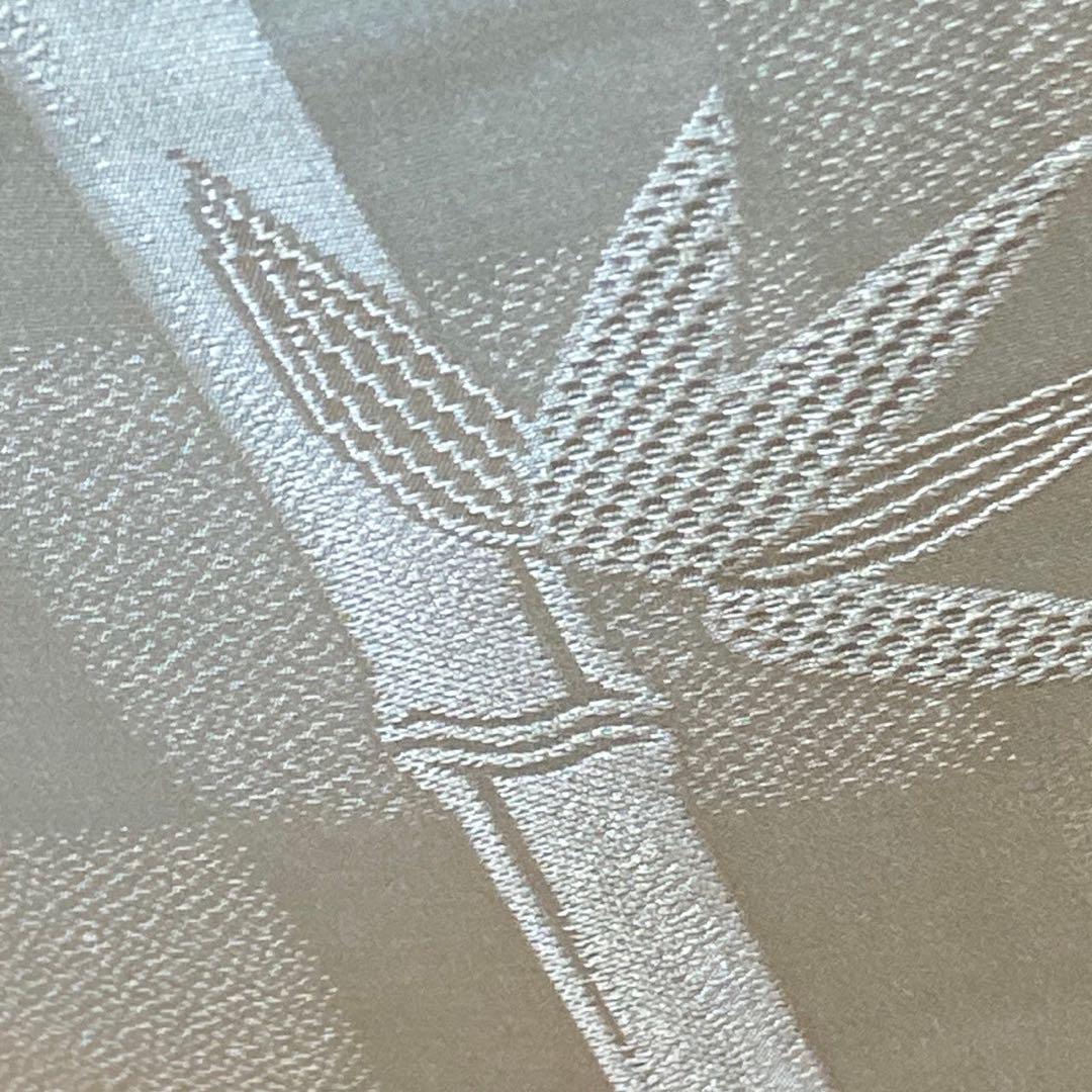 ［0237］色無地 美品 未使用 笹竹地紋 一つ紋 下り藤 正絹 着物 袷