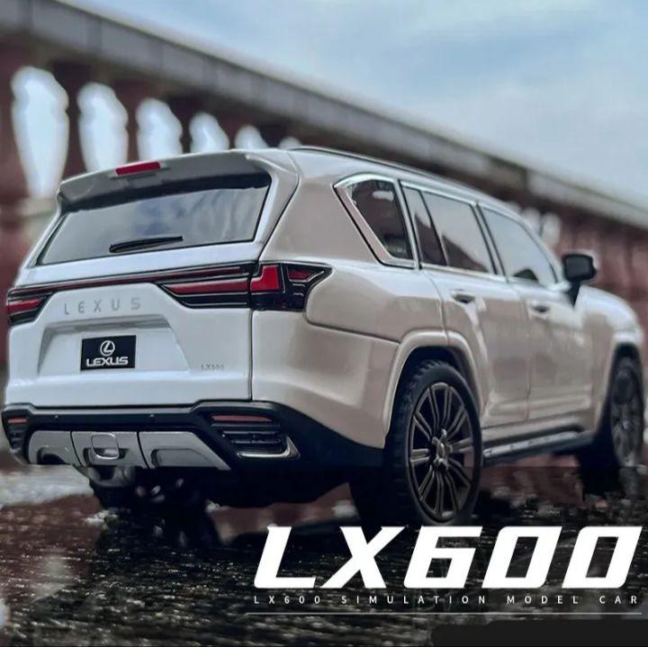 珍しい!レクサスLX600 ミニカー　1/24 ホワイト