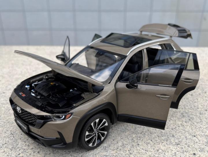 ミニカー 1/18 マツダ CX-5 SUV 2023 サンドカラー