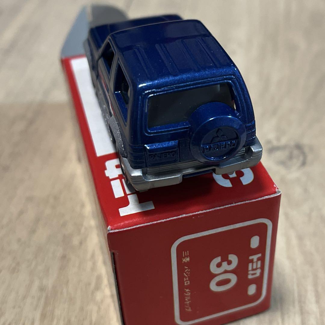トミカ三菱パジェロです。日本製 トミカ 30 三菱 パジェロ（新車シール付）（日本製）