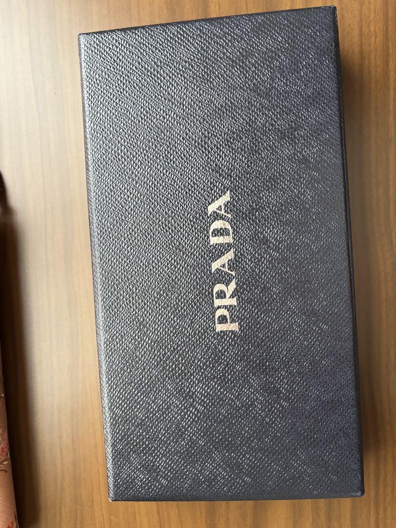 PRADA 花柄 長財布