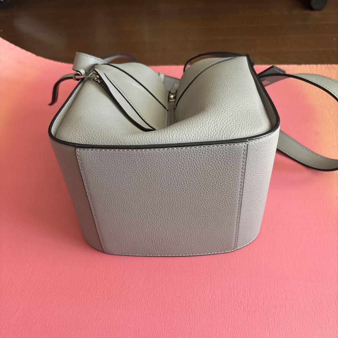 LOEWE ロエベ コンパクト ハンモックバッグ（ソフトグレインカーフ）
