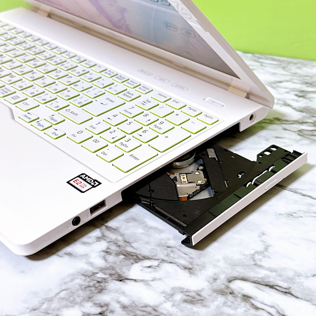 美品✨爆速SSD240GB/メモリ8GB✨カメラ付✨初期設定済みノートパソコン