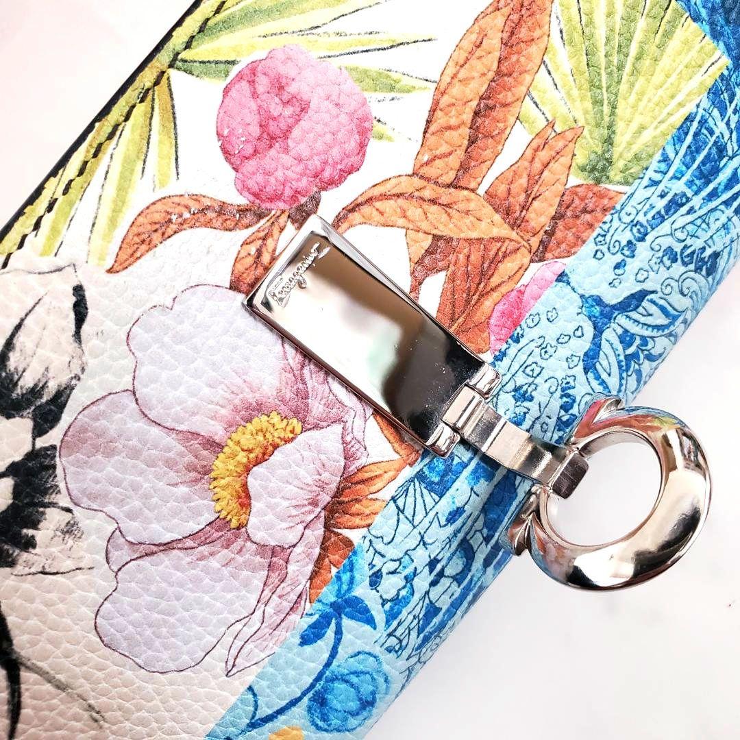 美品 フェラガモ 長財布 ウォレット クリップ 花柄 フラワー 希少モデル レア