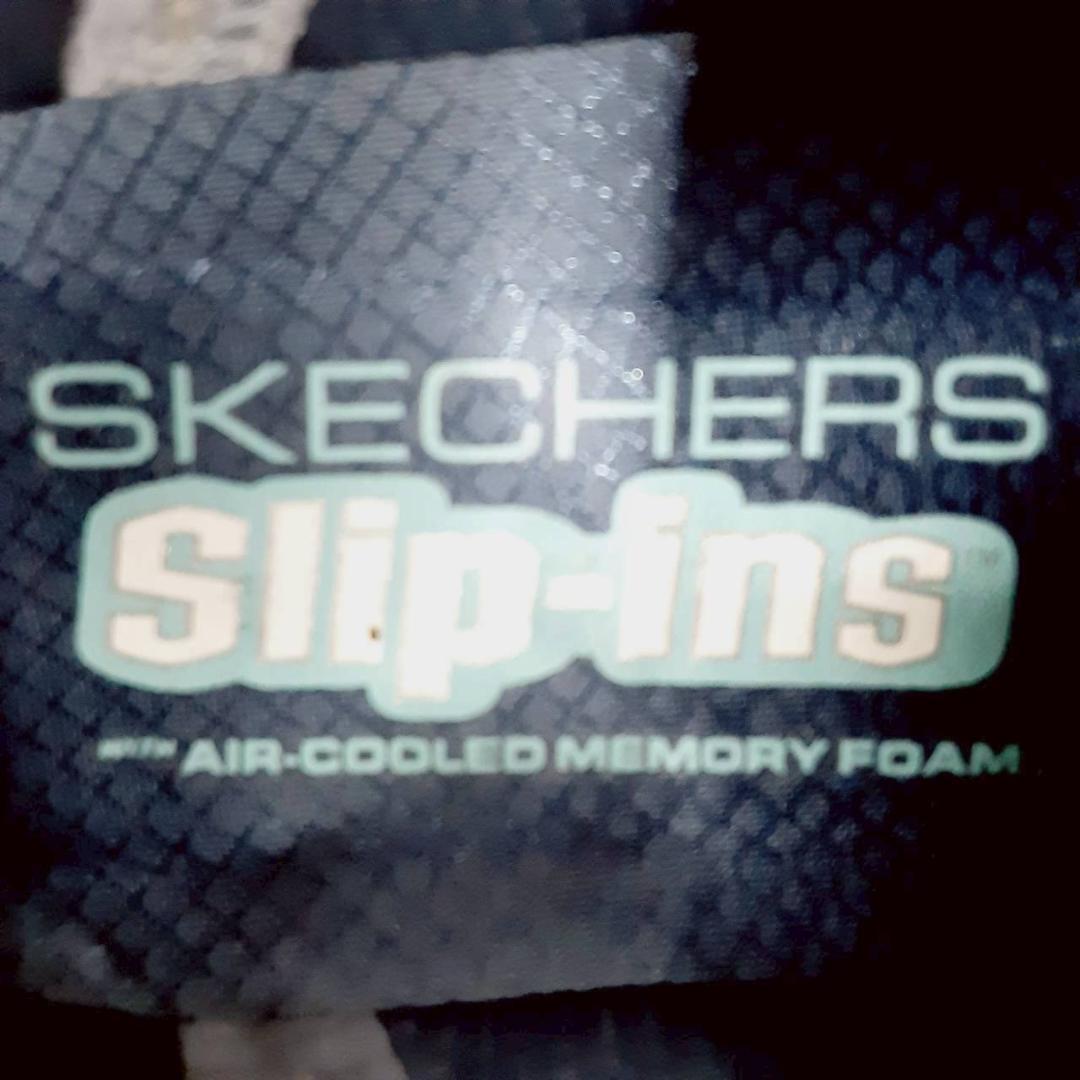 未使用極美品 23㎝◎SKECHERS Slip-Ins スニーカー グレー 未使用極美品 23㎝◎SKECHERS Slip-Ins スニーカー グレー