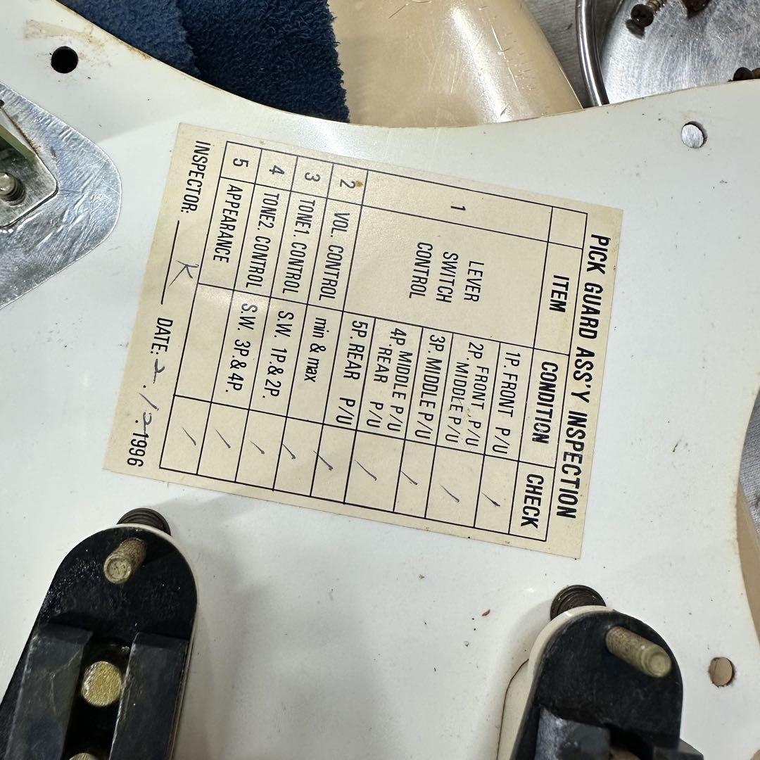 Fender Mexico Standard Stratocaster ホワイト