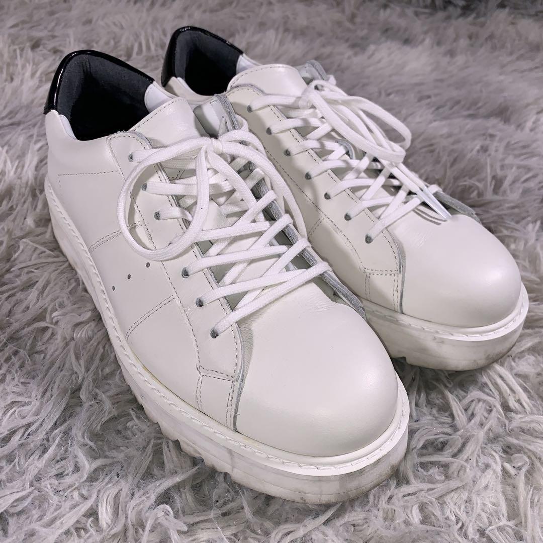 さちこ極美品THE ONITSUKA スニーカーCOURT-T シャークソ