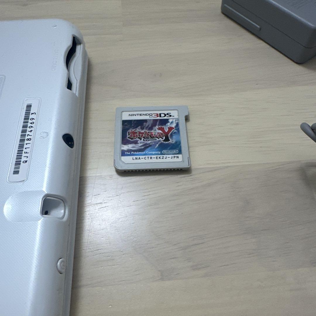 ニンテンドー3DS LL ホワイト 本体とソフト付き