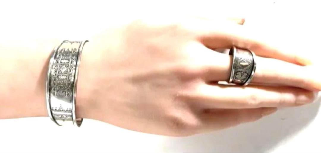 トゥアレグ族　ハンドメイド　シルバーブレスレット