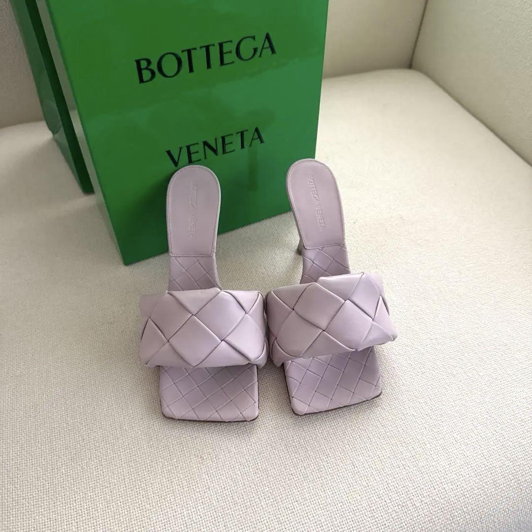 きBottega Veneta ラベンダー ミュールサンダル 美脚