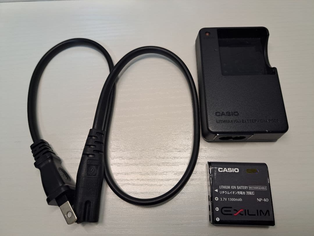 CASIO　EXILM　EX-Z300　カシオ　エクシリム　デジカメ