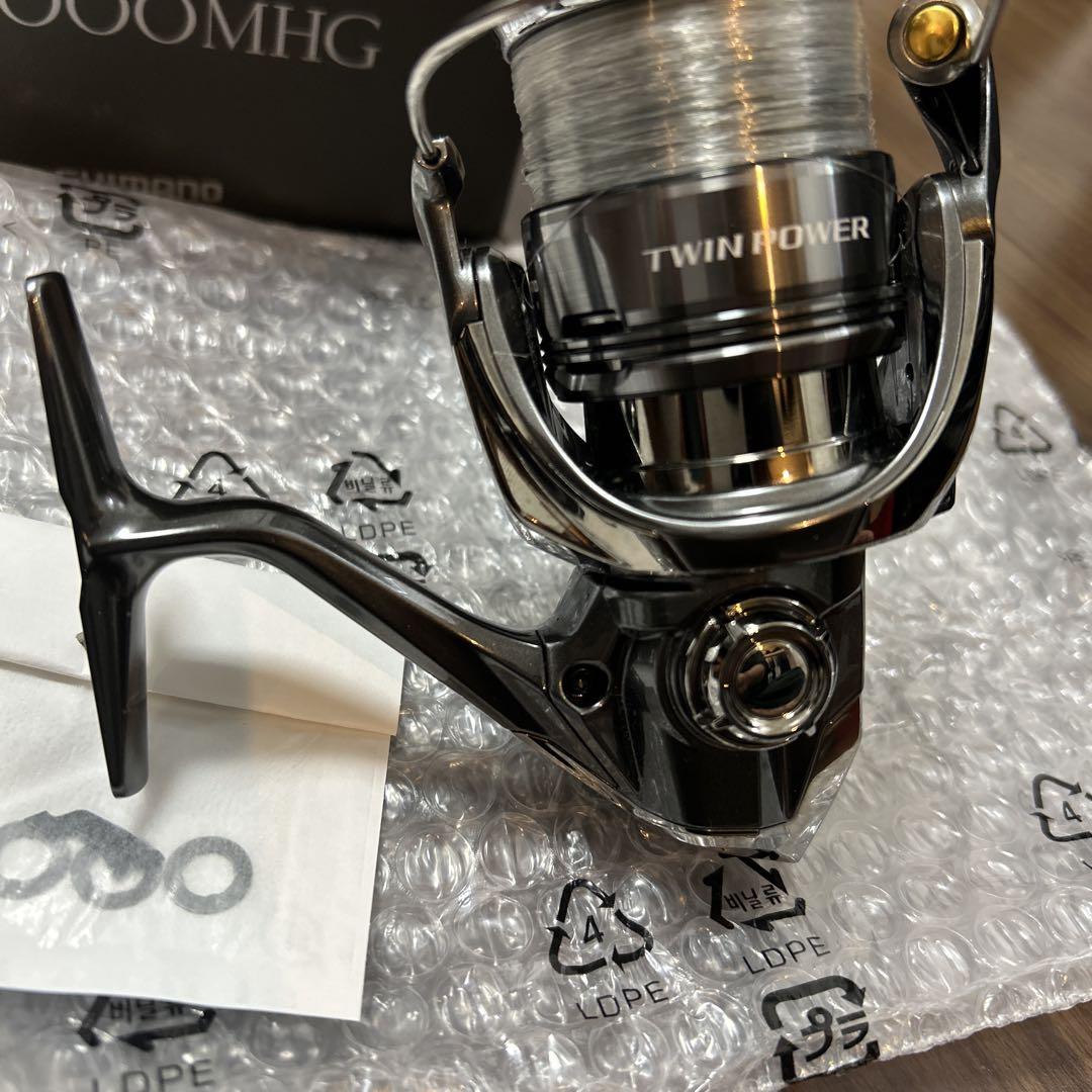 シマノ　24ツインパワー C3000MHG