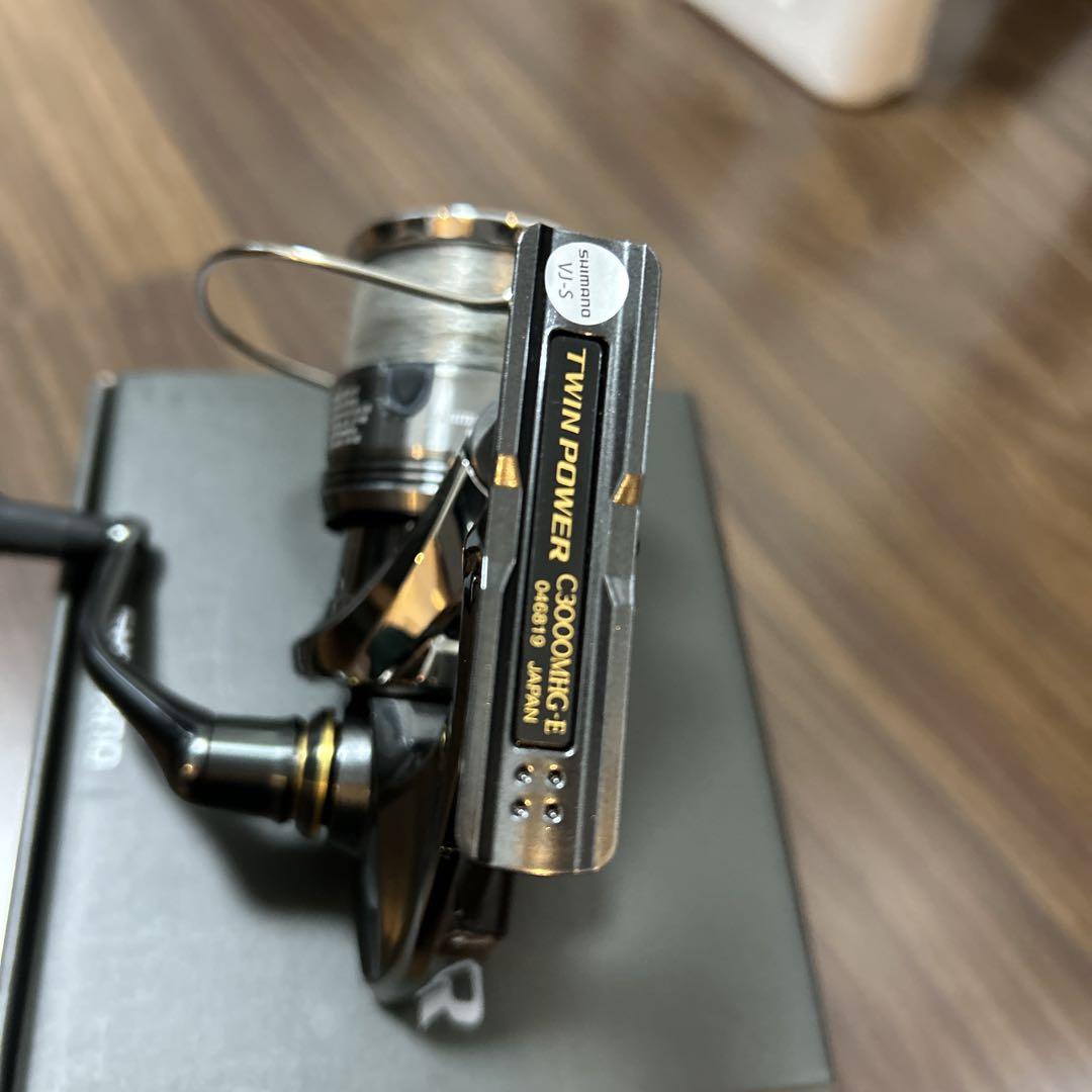 シマノ　24ツインパワー C3000MHG