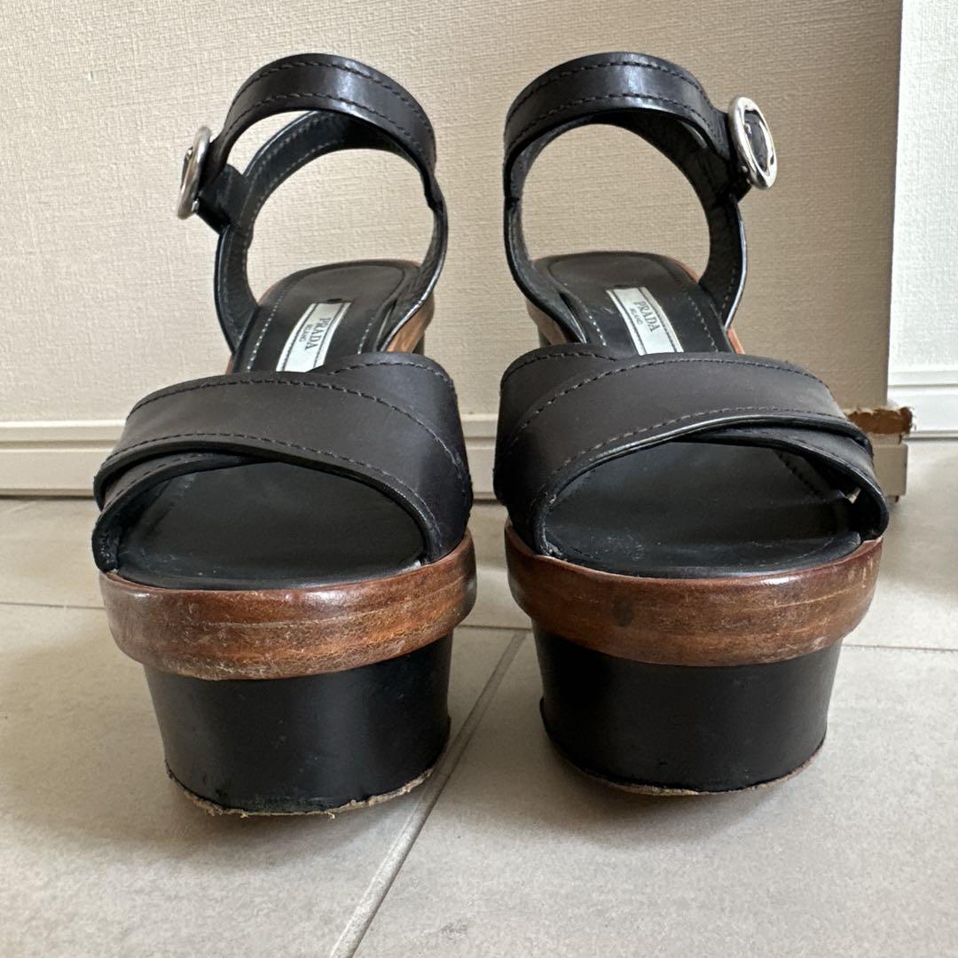 ブラック レザー ヒールサンダル | PRADA