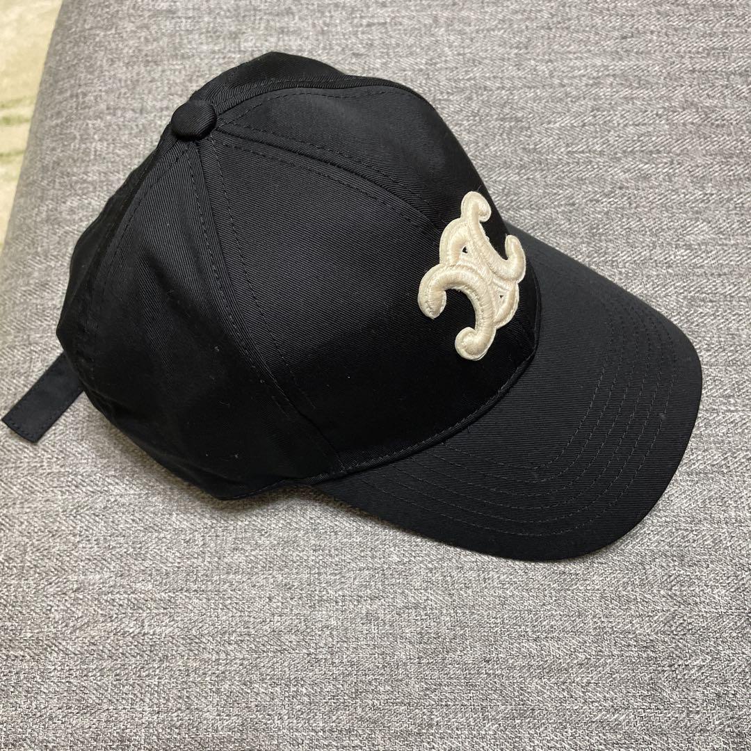 s 黒刺繍ロゴキャップ