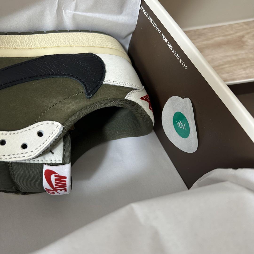 TRAVIS SCOTT × AIR JORDAN 1 LOW リバースオリーブ