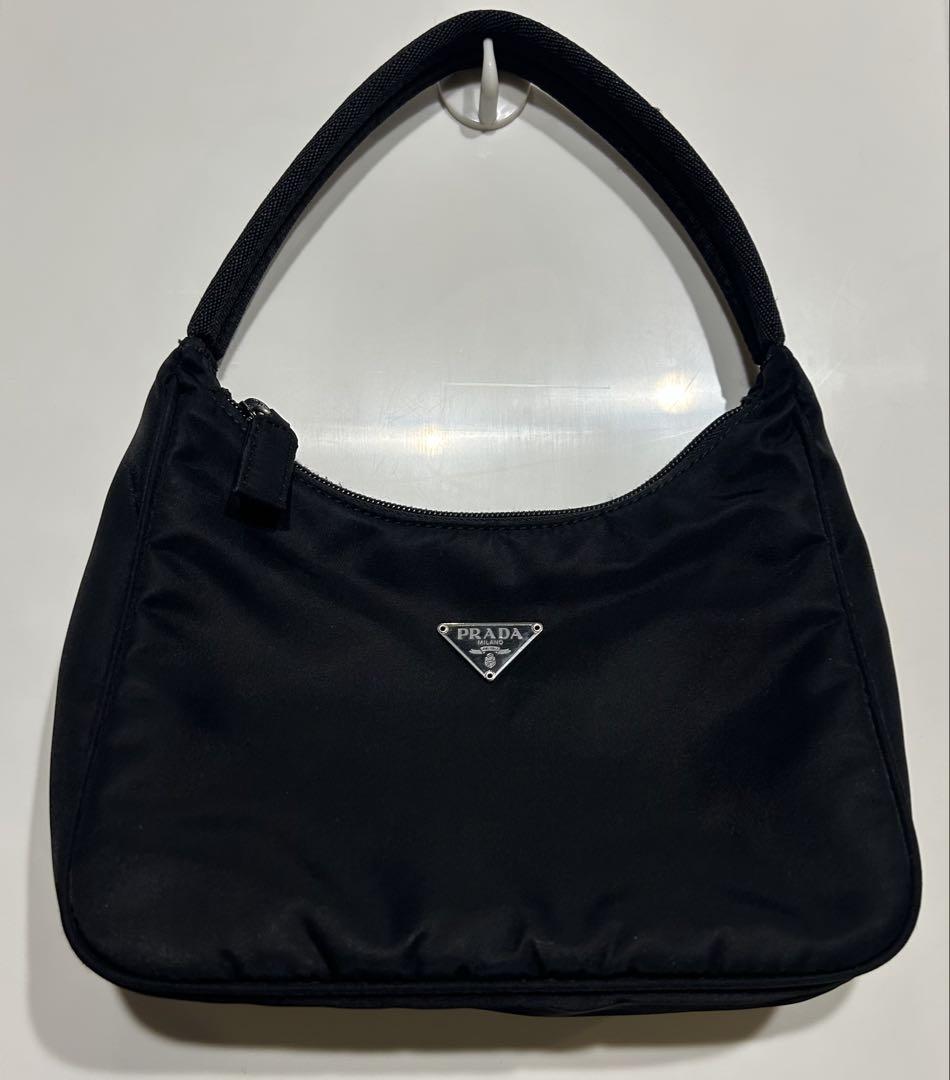 美品✨PRADA ハンドバッグ アクセサリーポーチ 三角ロゴ 黒 極美品 希少✨PRADA 三角ロゴ テスートエッグ アクセサリー