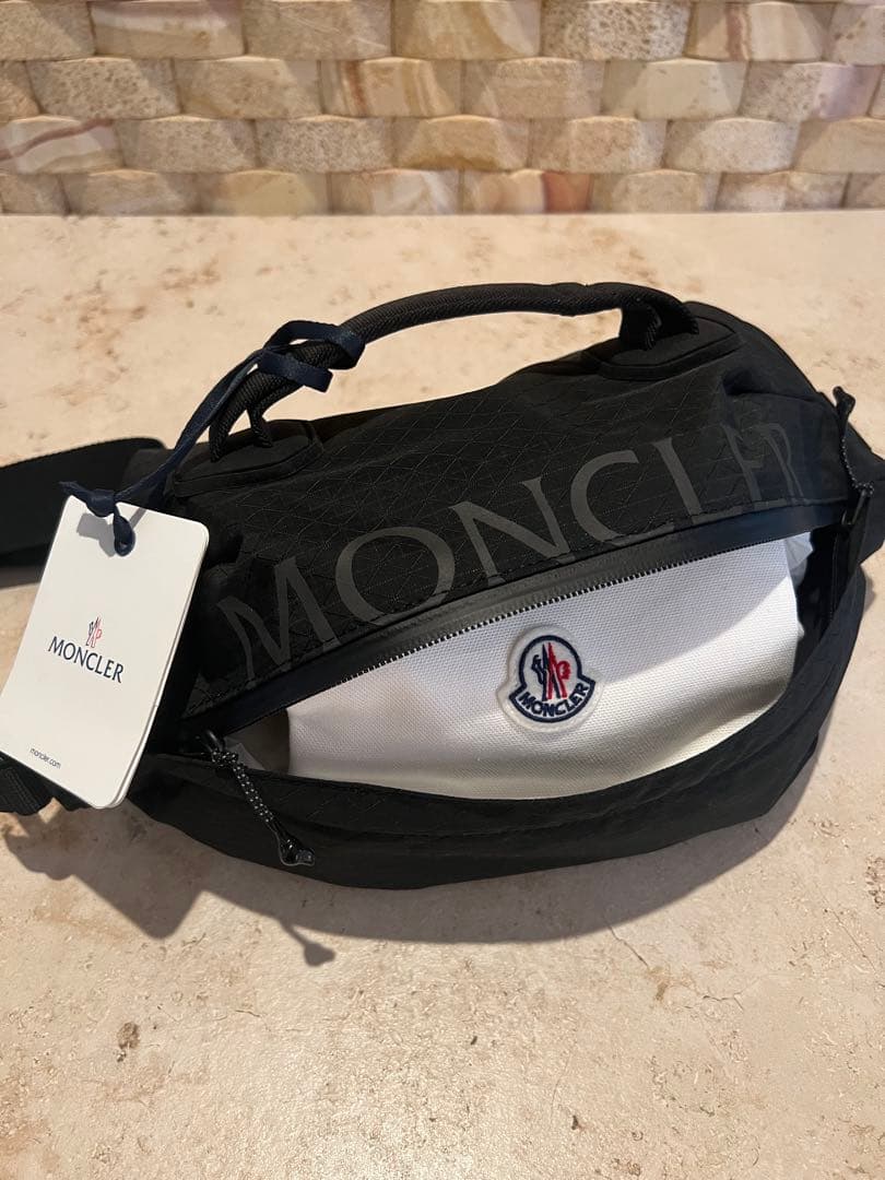 新品未使用　MONCLER ALCHEMYボディバッグ ブラック