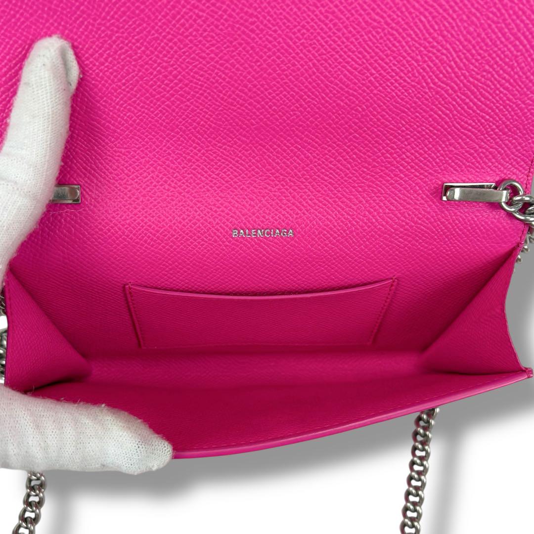 バレンシアガ BALENCIAGA チェーンウォレット ネオンピンク