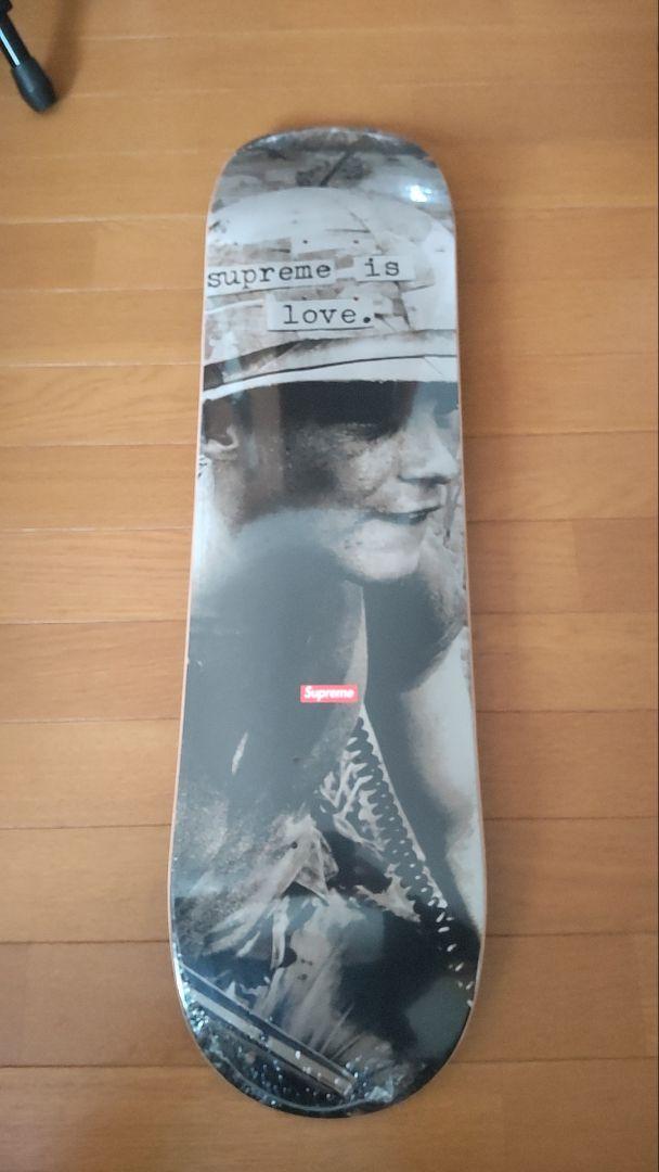 Supremeスケートボードデッキ