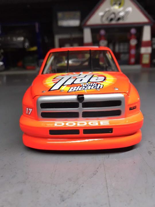 NASCAR 1 24 Tide TRUCK 8atkH-m15969727309 ナスカー 最新品安い
