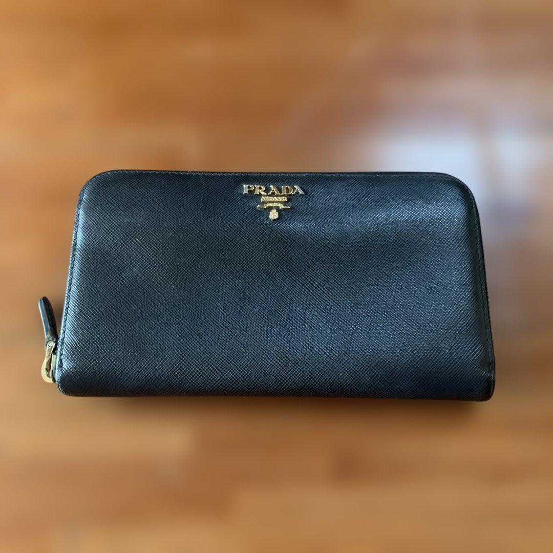 PRADA サフィアーノ ブラック 二つ折り財布