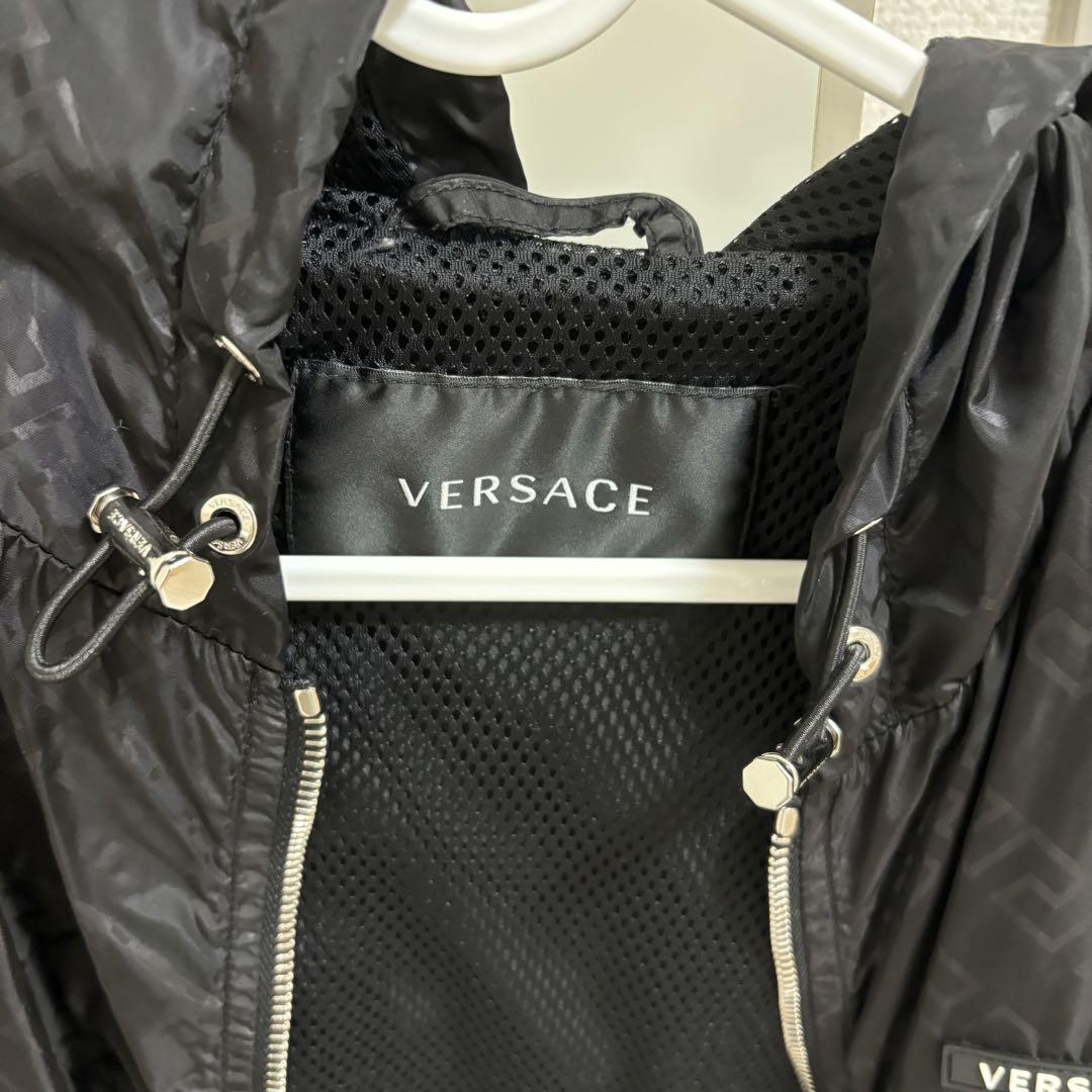 VERSACE ウィンドブレーカー