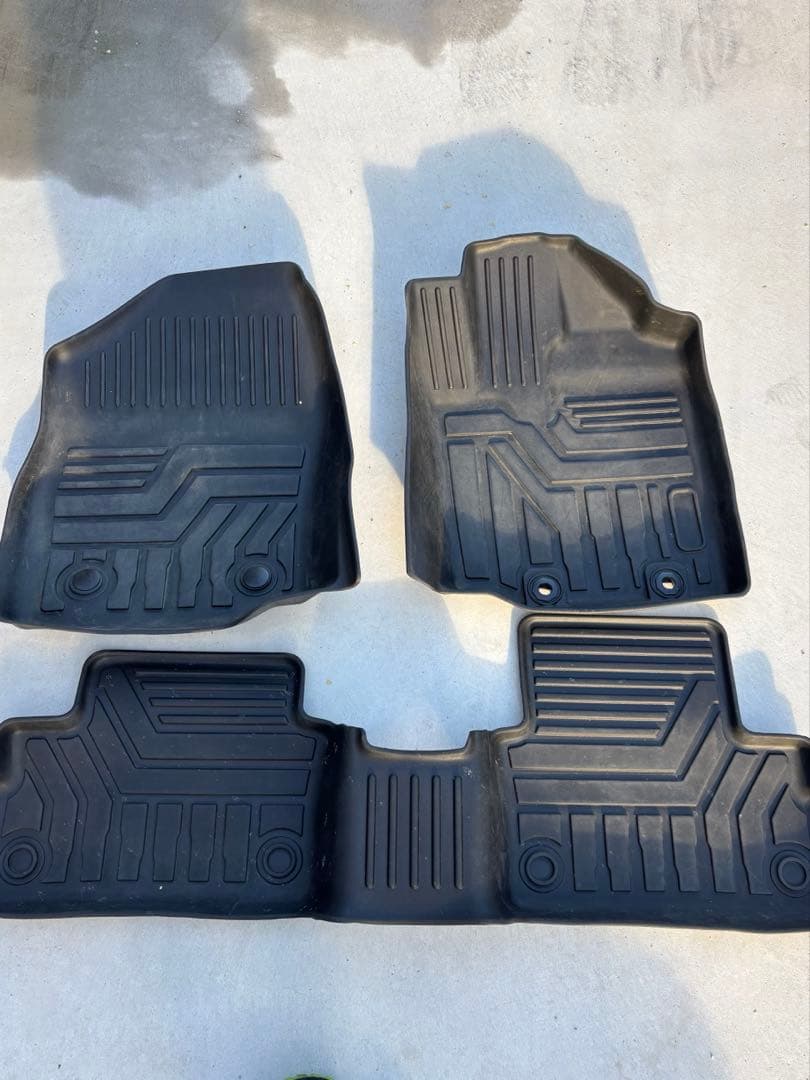 トヨタ　RISE TPE素材 3Dフロアマットセット 前後用