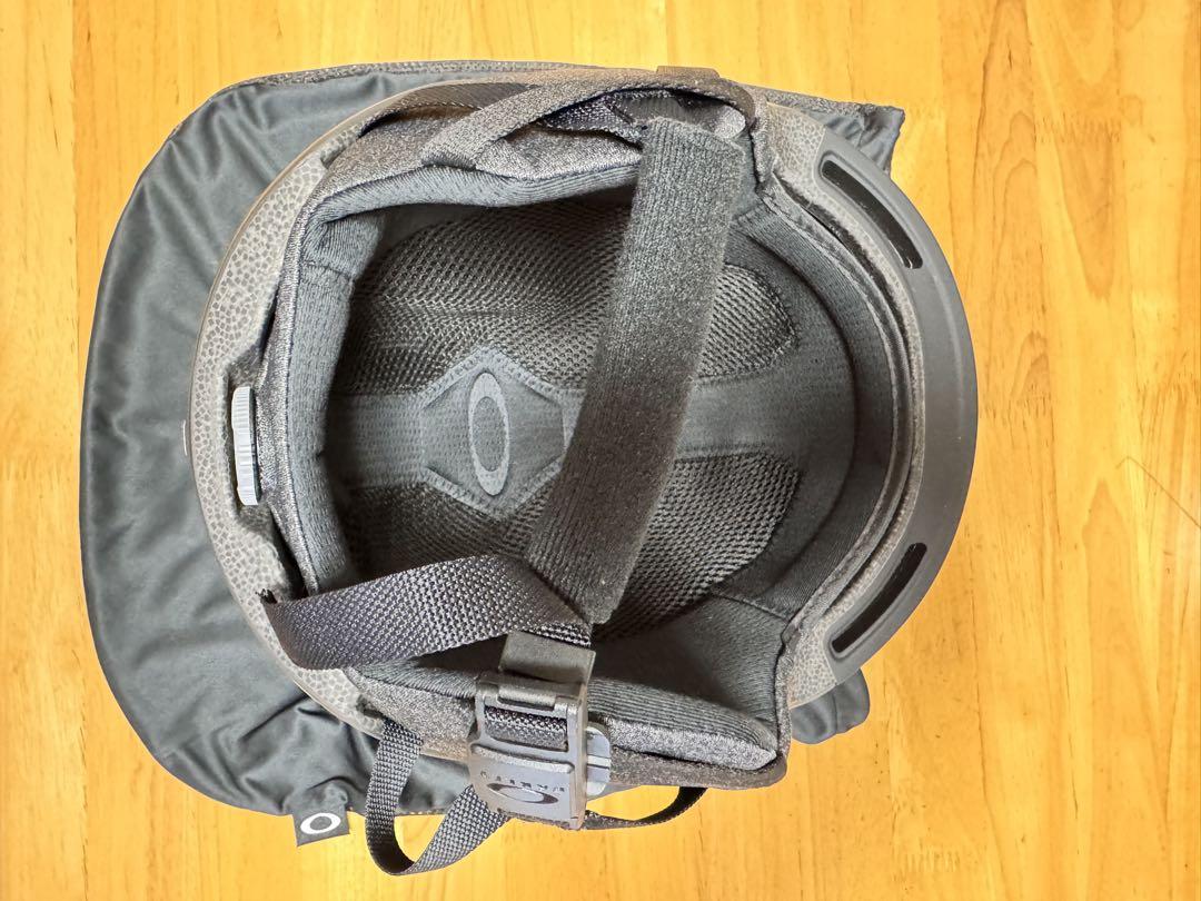 Oakley スノーボードヘルメット ブロンズ