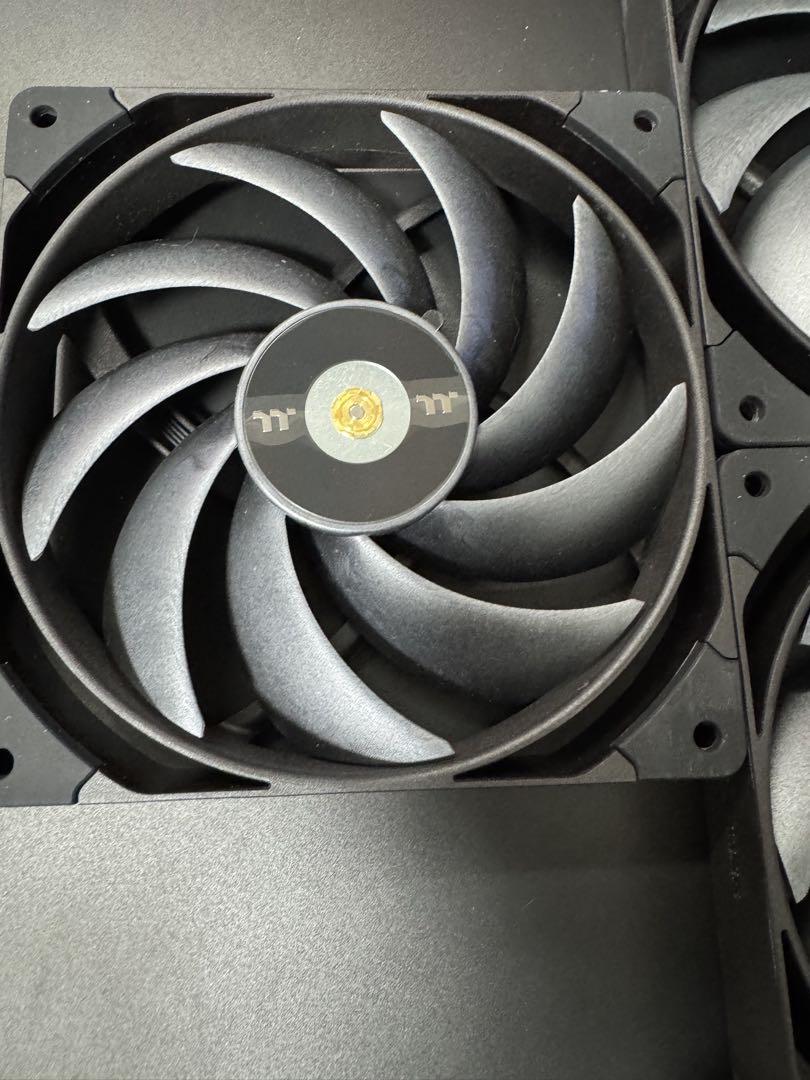 PC用ファン・クーラー Thermaltake TOUGHFAN 14 Pro