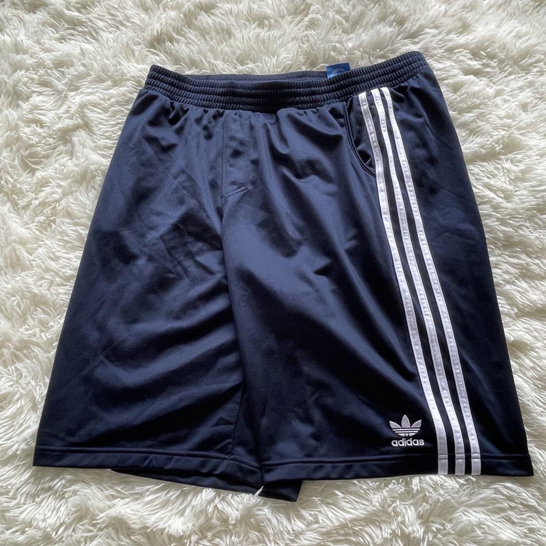 ビックサイズ　adidas トレフォイル　トラックハーフパンツ  トラックパンツ