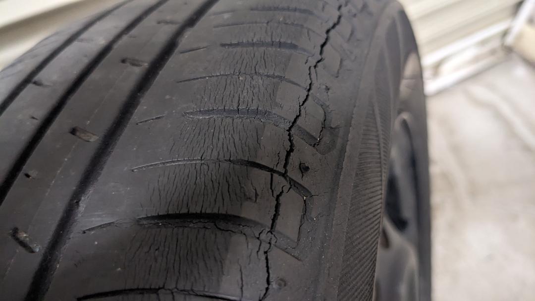 送料込み！155/65R14 14インチ　スチールホイールセット