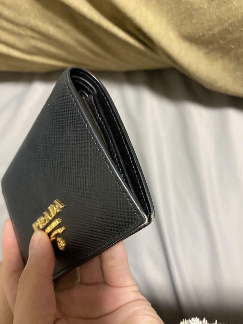 PRADA 二つ折り財布