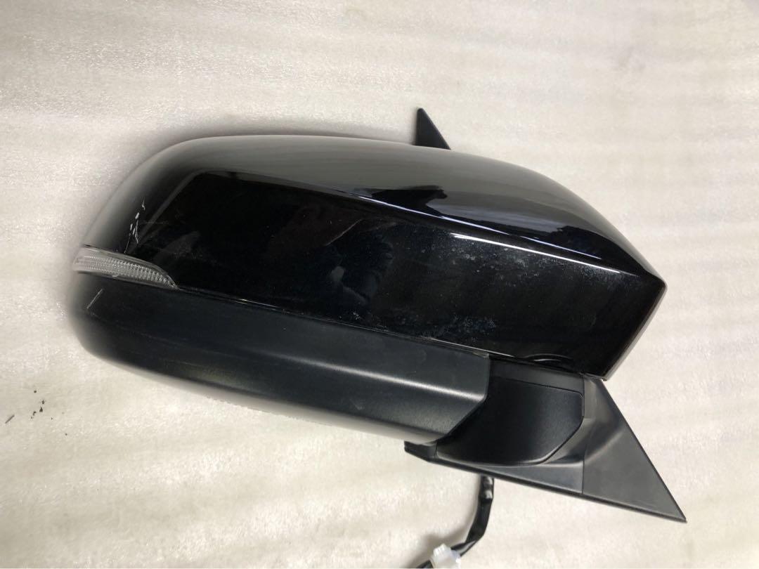 中古品　 キズあり　トヨタ　ヴォクシー　純正　 右ドアミラー 黒