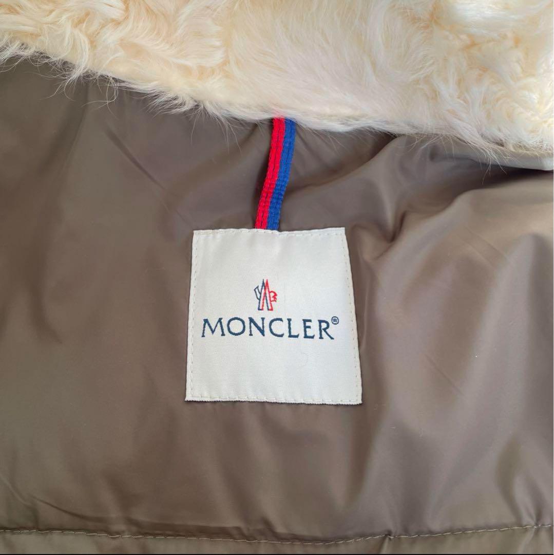MONCLERシルバーのダウンジャケット 画像12