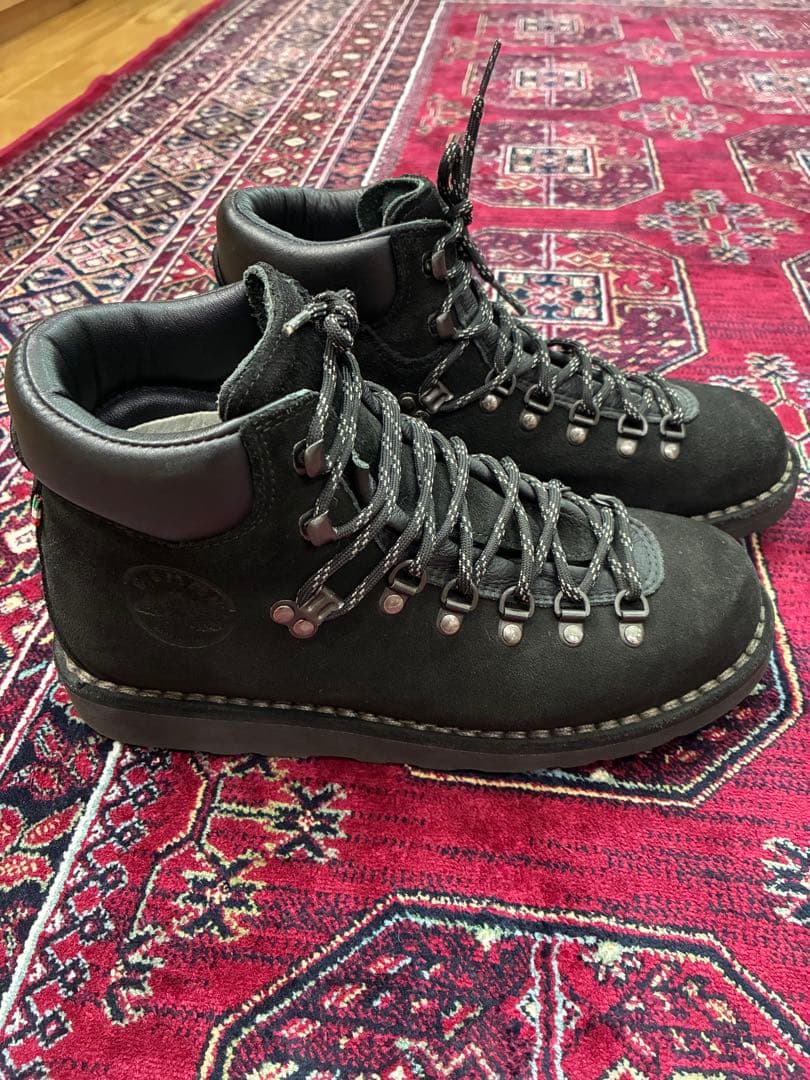 スエード ブラック