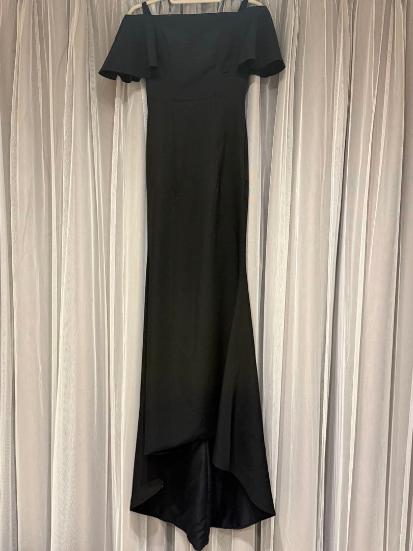 オフショルダー ブラック