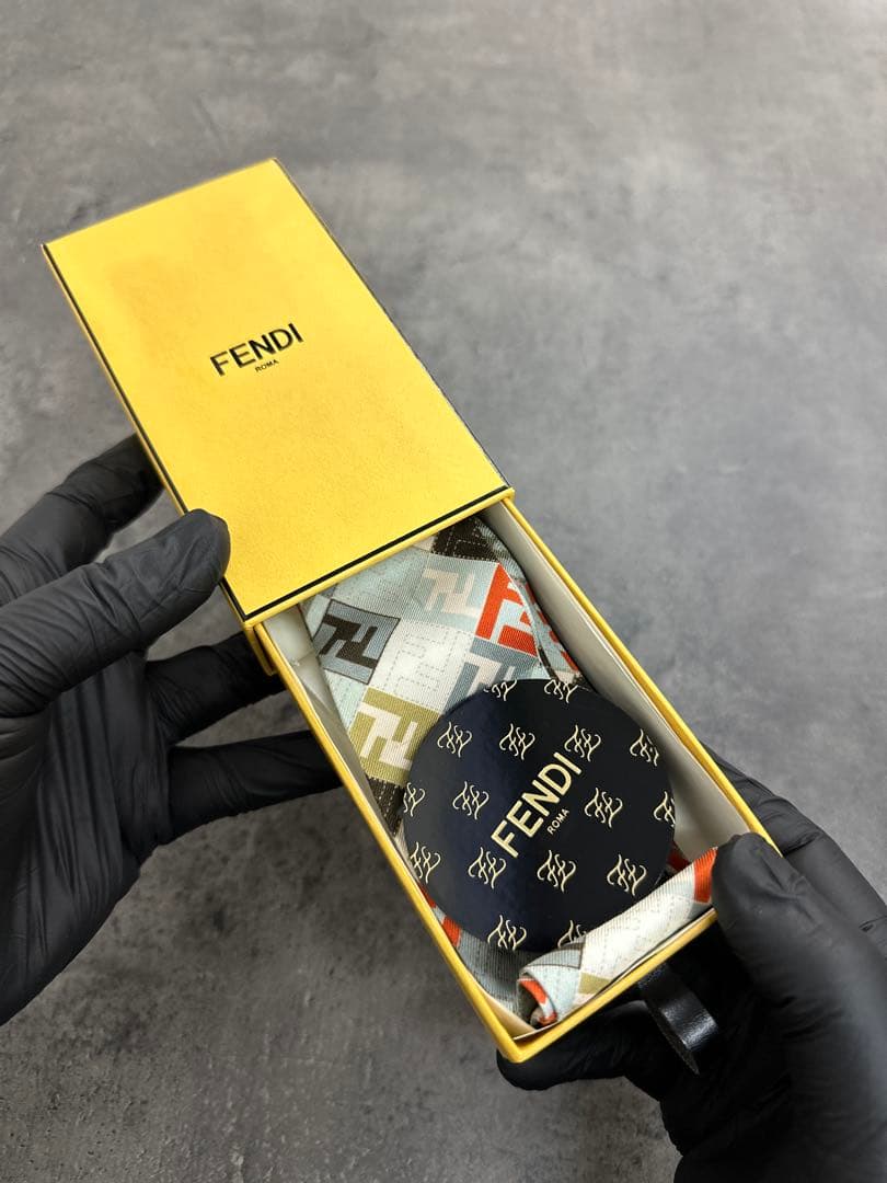 FENDI シルクバンダナ マルチカラー FENDI シルクバンダナ マルチカラー