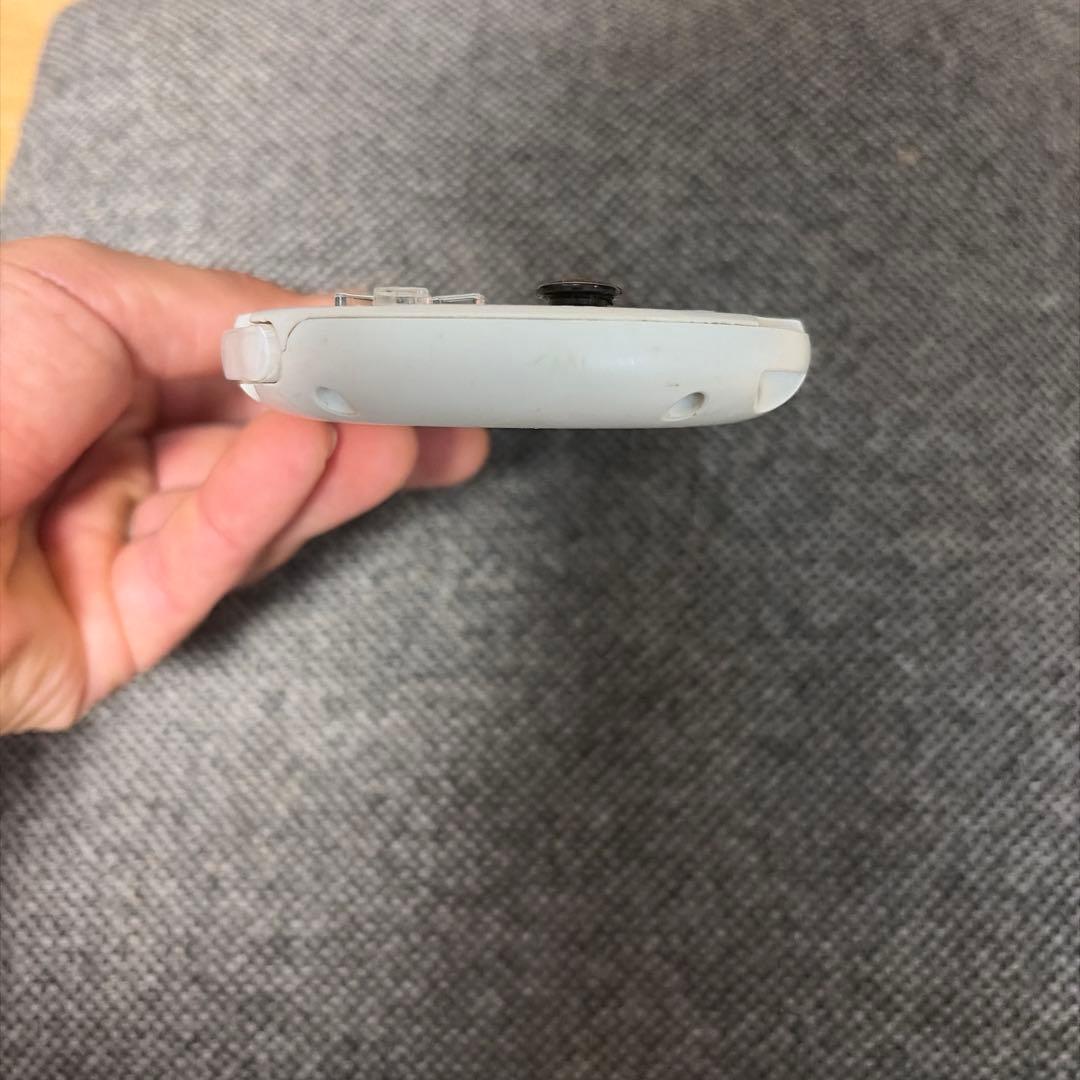 SONY PS Vita ホワイト 本体 SONY PS Vita ホワイト 本体