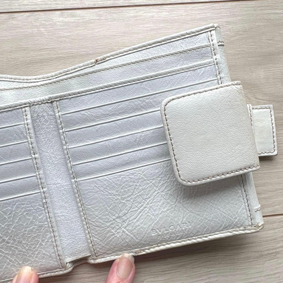 ホワイトレザー 二つ折り財布