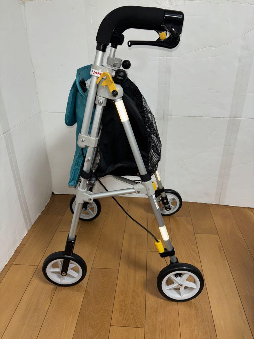 ［美品］ヘルシーワン・ライト　軽量歩行車 使いやく持ち運び便利