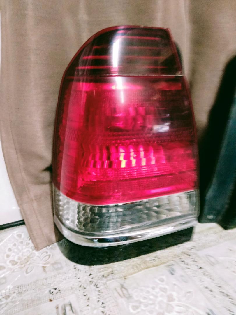 トヨタ クラウン セダン テールランプ 赤 クリア 特定車両用 トヨタ クラウン セダン テールランプ 赤 クリア 特定車両用