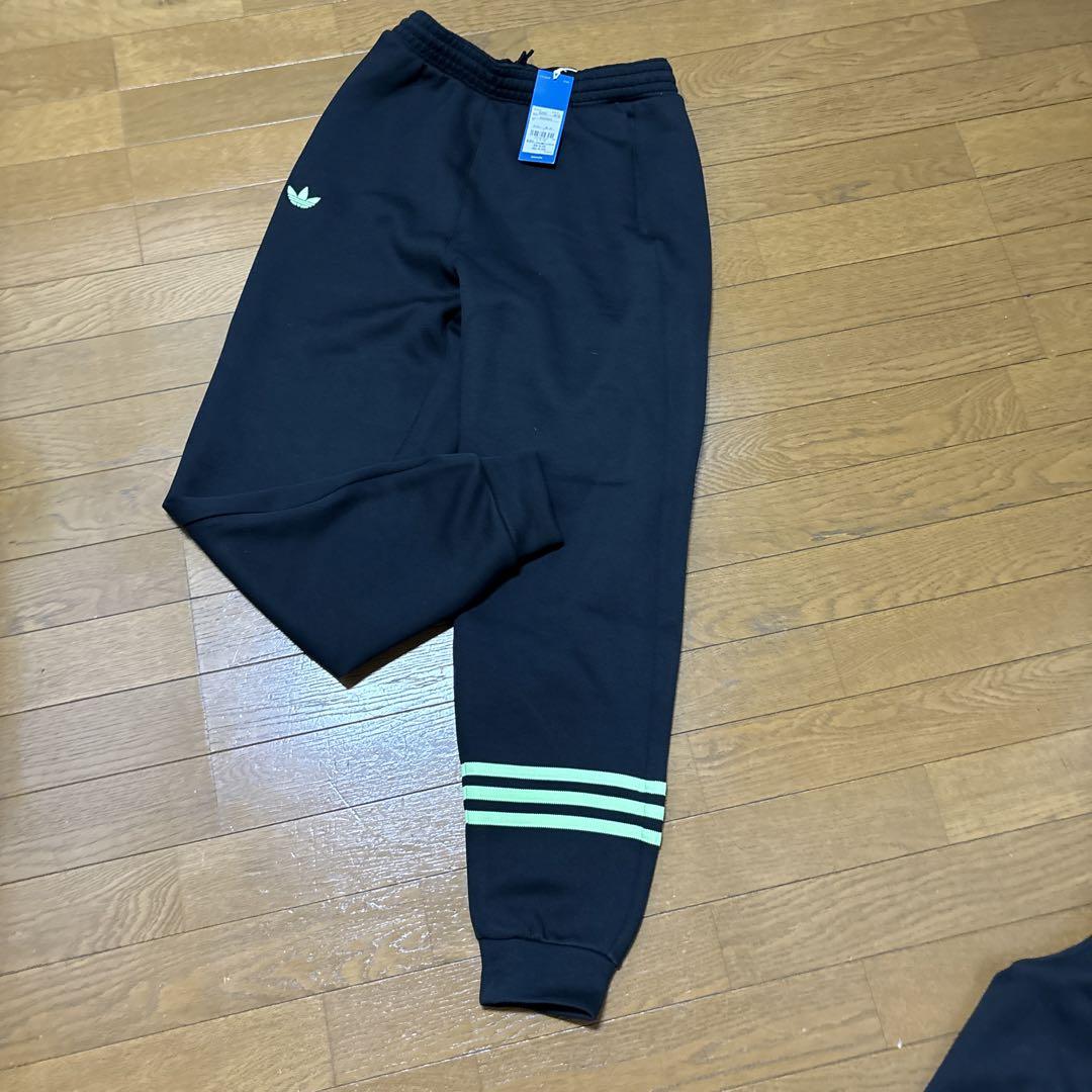 最終値下げ！addidas ジャージ　レディースセットアップ　未使用